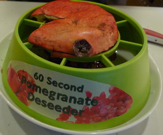 pomegranate deseeder3